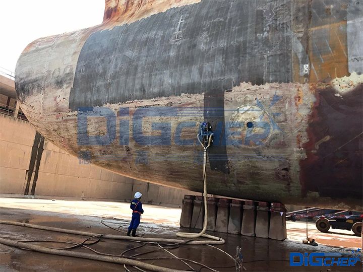 CR4D船舶外板除銹機器人作業(yè)實況